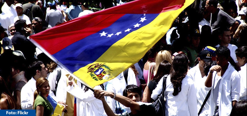 El crimen de persecución a través de la violación de los derechos económicos, sociales y culturales y del principio de no-discriminación en Venezuela